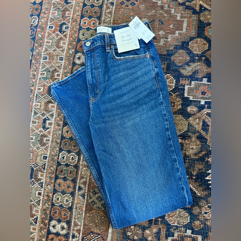 Ultra High Rise 90s Straight Jean